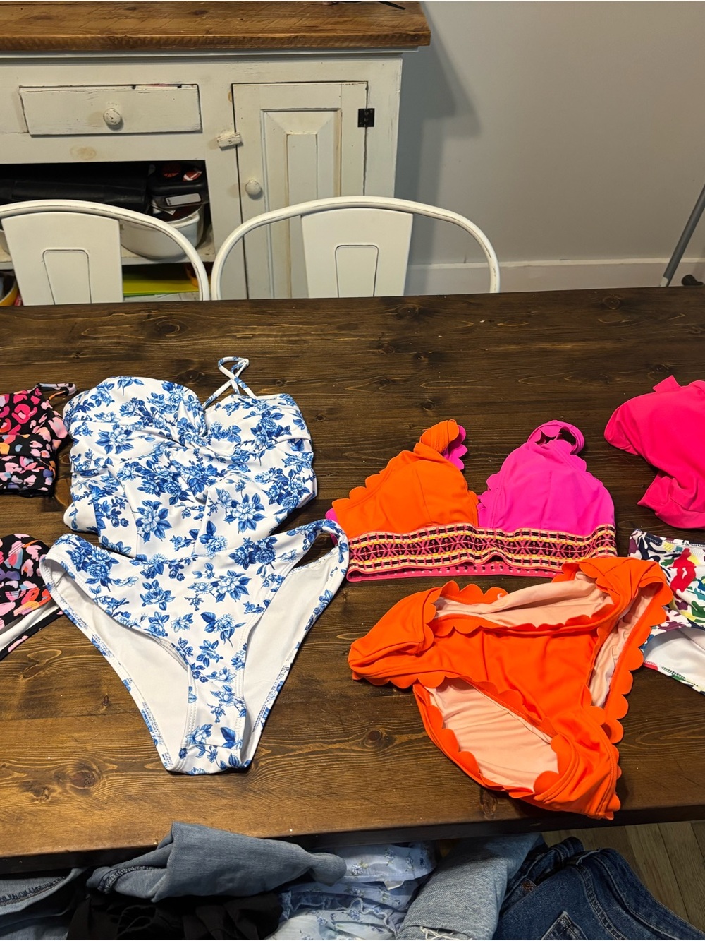 Women’s medium swim lot